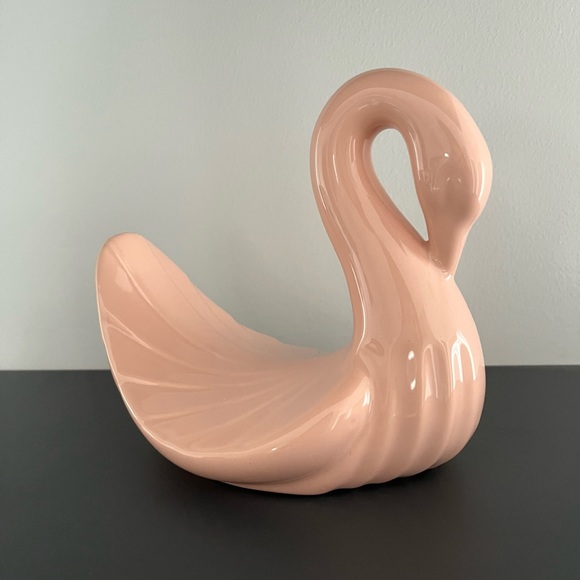 Vintage Pink Swan Towel Holder - Picture 7 of 8